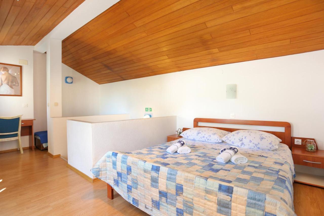Holiday House With A Parking Space Brela, Makarska - 788 Dış mekan fotoğraf